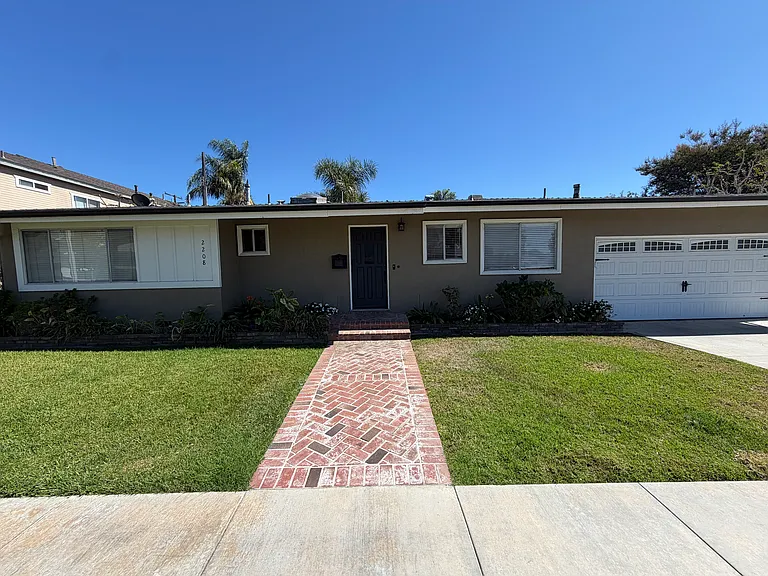 2208 Florida St — Photo 2
