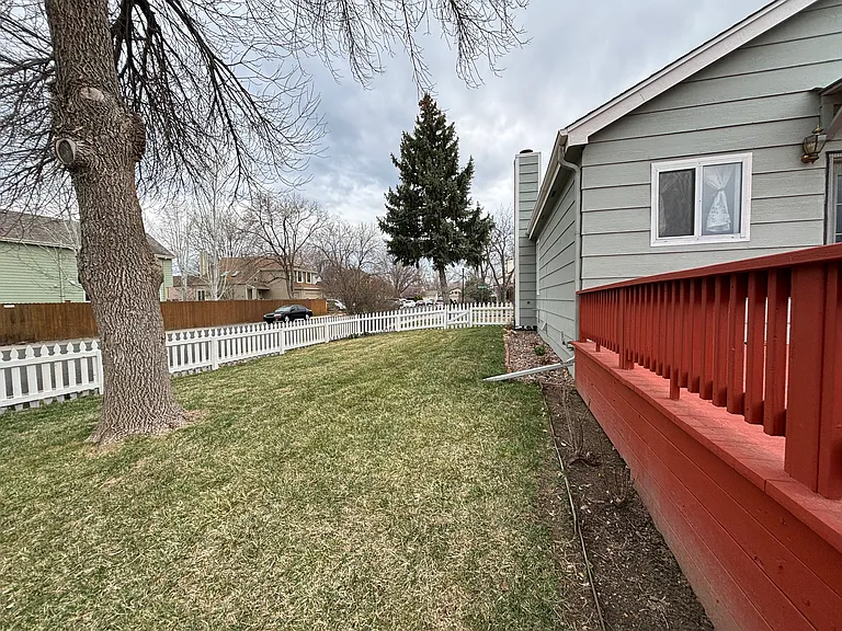 1900 Griffith Pl — Photo 11