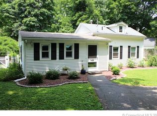 6 Lakeview Pl, Middlefield, CT 06455