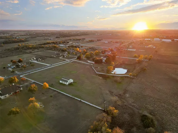 233 Courtnees Way, Georgetown, TX 78626