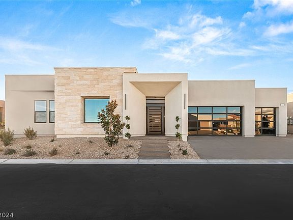 3rd image of 423 Sand Dune Arch St