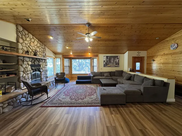 16812 Sandalwood Dr, Pine Mountain Club, CA 93222