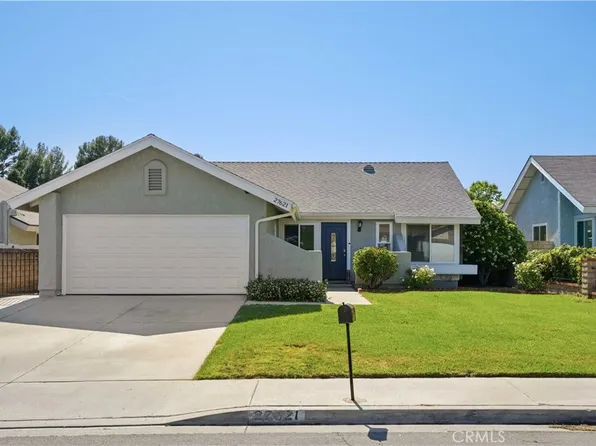 27621 Cherry Creek Dr, Santa Clarita, CA 91354