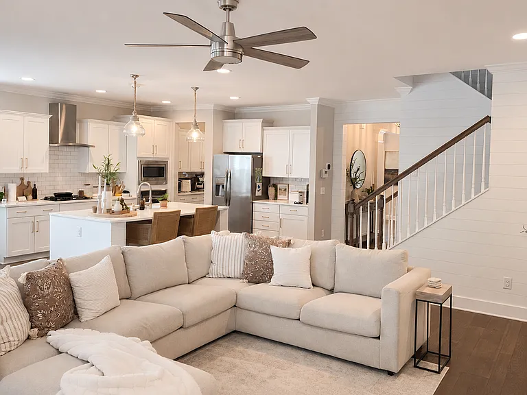 2207 Dewees Creek Dr — Photo 13
