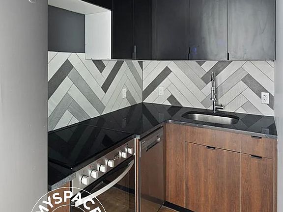 2nd image of 1354 Jefferson Ave #2A