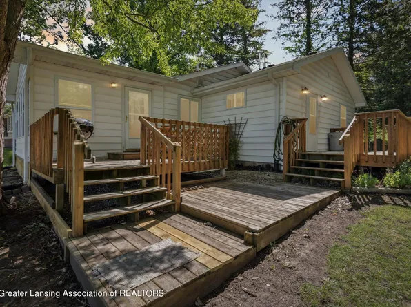 6790 Lakeview Dr, Bellevue, MI 49021