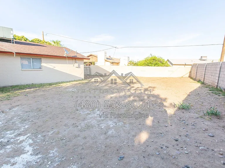 2533 E Blanche Dr — Photo 27