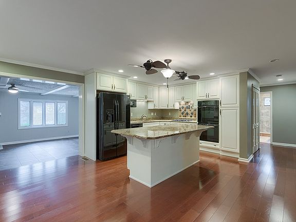 5th image of 1636 Forrest Ln