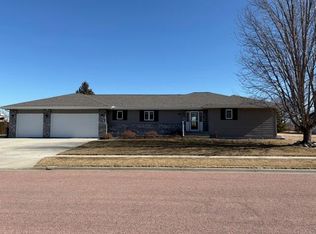 26 Arrowhead Pass, Mitchell, SD 57301