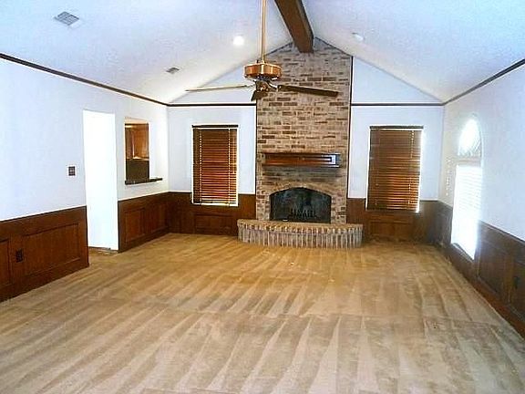 2nd image of 2915 Quail Oak Dr