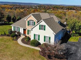 634 Kathleen Dr, Nazareth, PA 18064