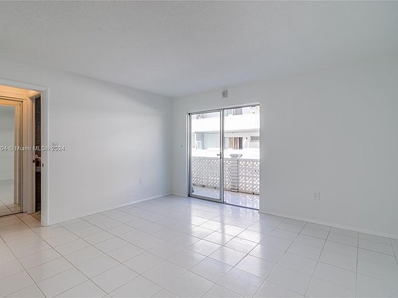 5th image of 1614 West Ave APT 403