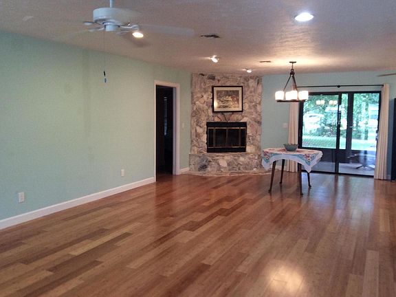 Home For Sale In Maravilla