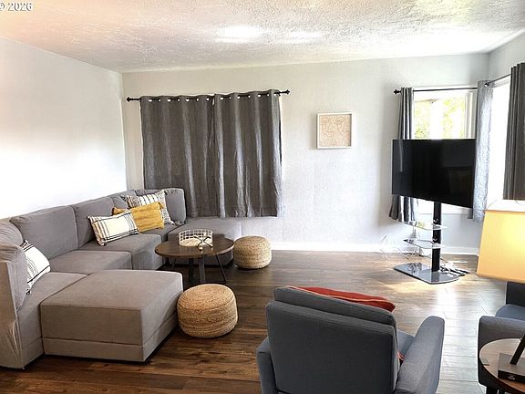 5th image of 2683 Alder St