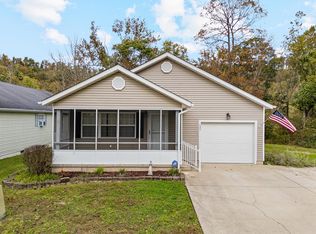 135 Ocean Dr, Huntington, WV 25705