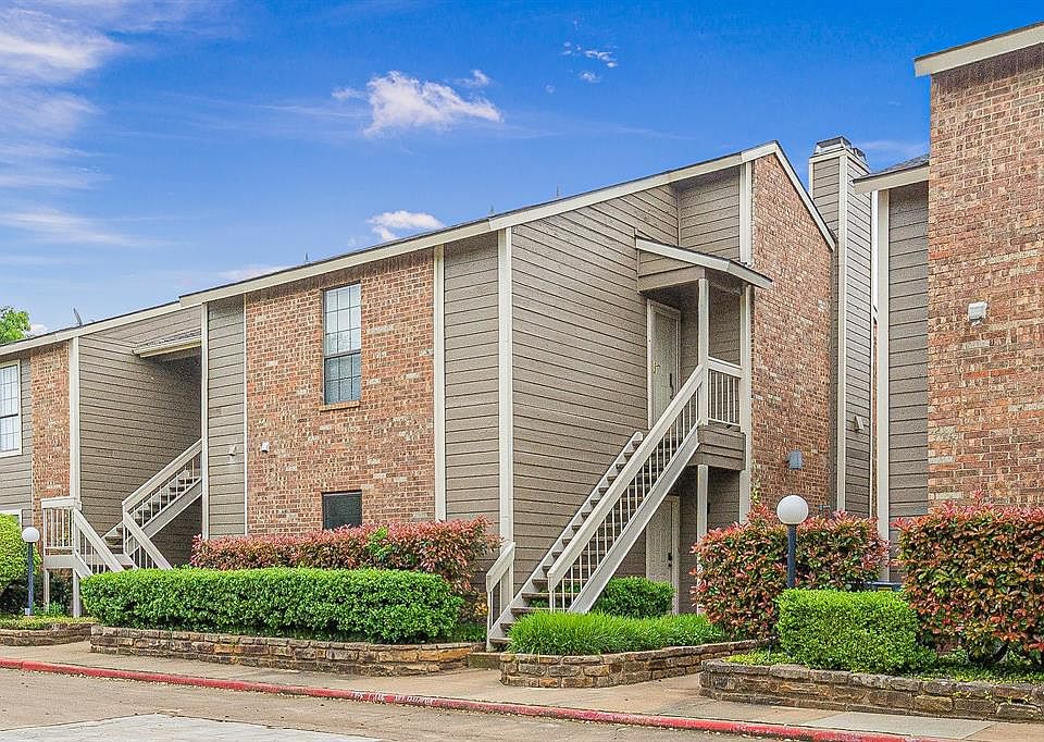 1st image of 1104 Riverchase Ln Unit 206