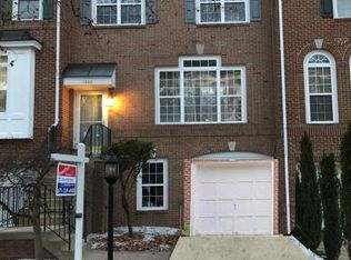 1888 Crescent Park Dr, Reston, VA 20190