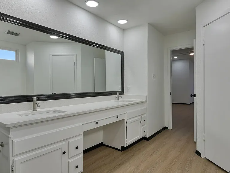 3218 Jenkins Dr — Photo 17
