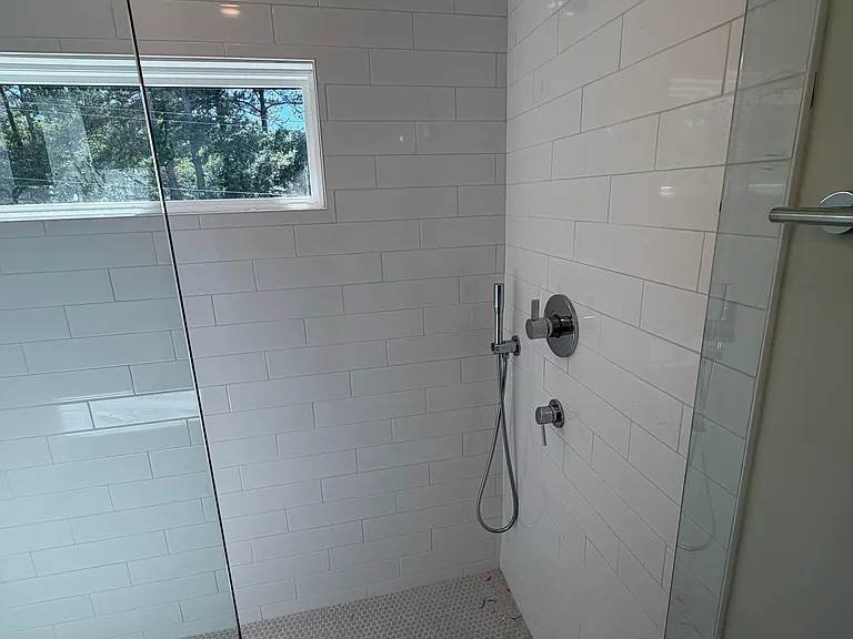 912 Chatham Ln — Photo 14