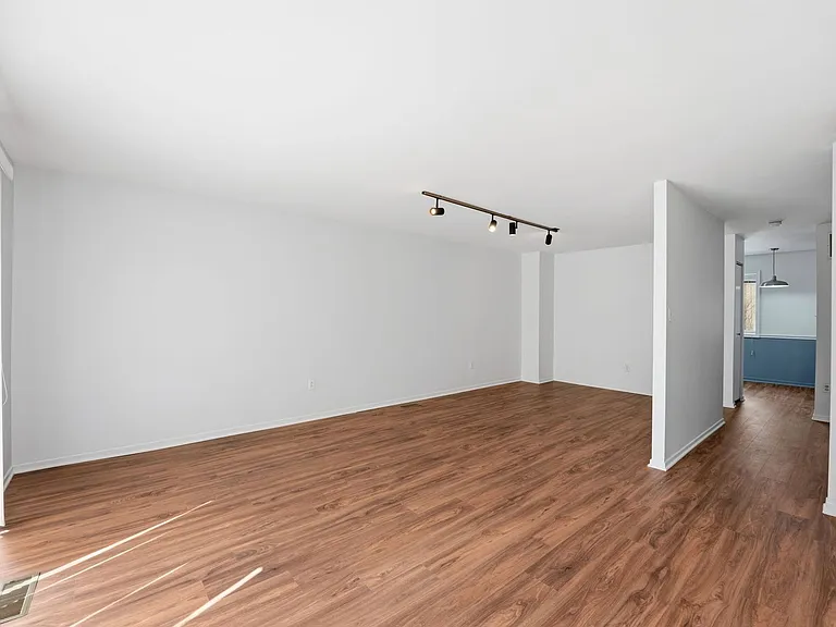 1747 Cy Ct — Photo 9