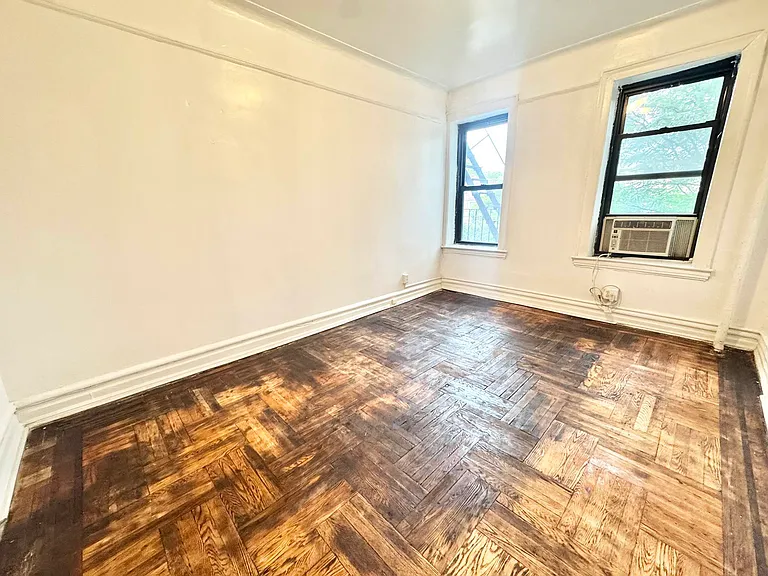 674 47th St #2G — Photo 17