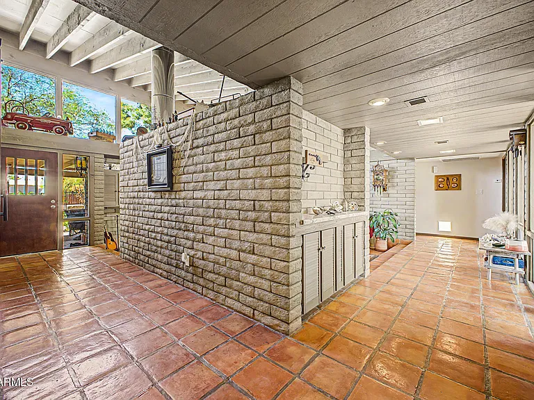 6510 E Dixileta Dr — Photo 8