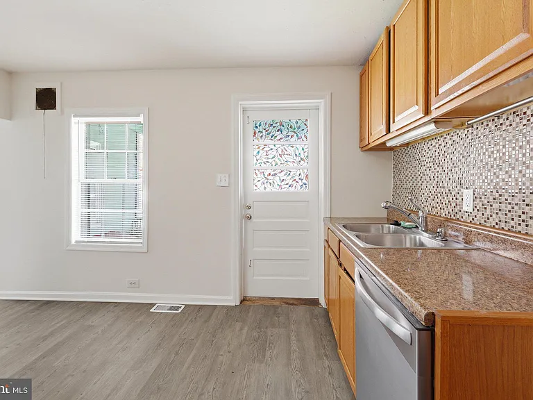 424 N Bentz St — Photo 13