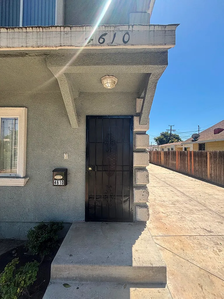 4 bed, 1300 sqft, $3,650 — Photo 2