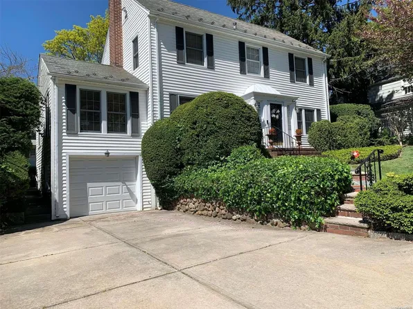 215 Nassau Avenue, Manhasset, NY 11030