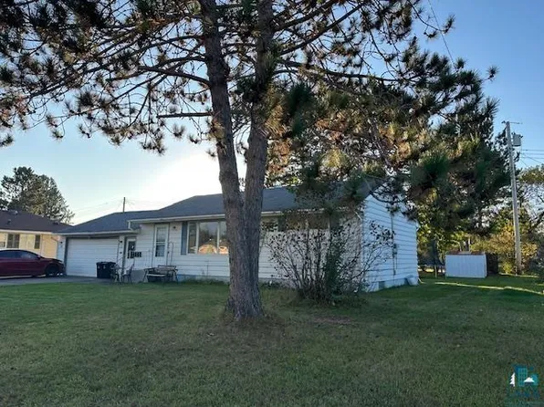 35 Garden Cir, Babbitt, MN 55706