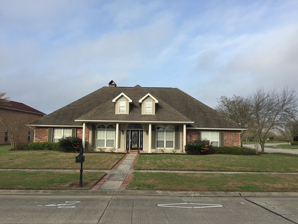 Custom built - corner lot!