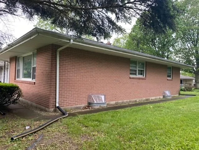 1207 Eastview Rd — Photo 4