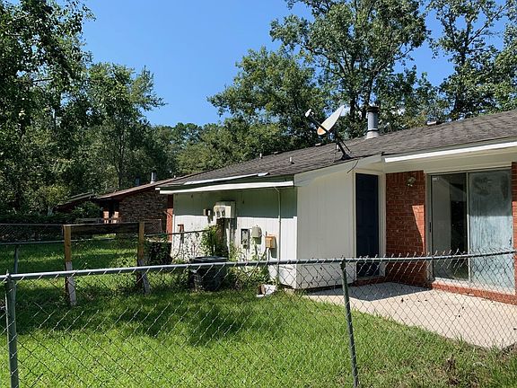 5th image of 104 Susan Dr Unit B
