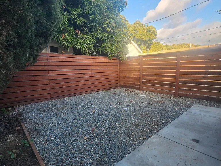 206 E Valencia Dr #B — Photo 10