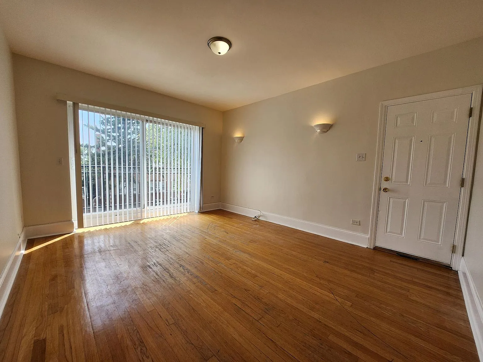 2 bed, 800 sqft, $1,595 — Photo 2