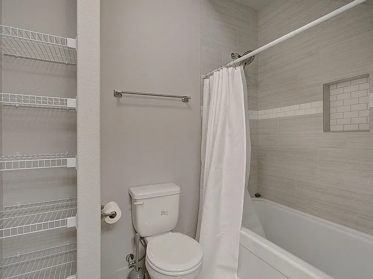 13000 NE 24th Cir — Photo 13
