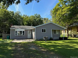27972 Waltz Rd, New Boston, MI 48164
