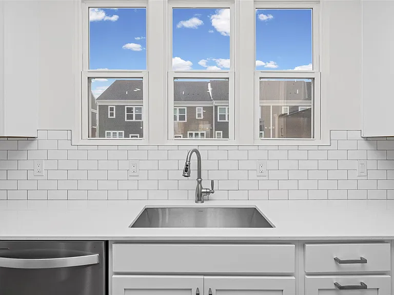 43071 Atwood Ave — Photo 15
