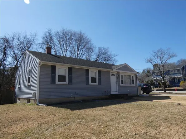 6 Dodd St, Coventry, RI 02816