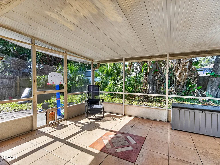 1133 Squirrel Nest Ln — Photo 32