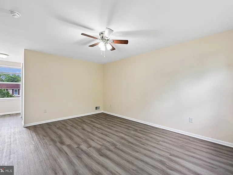 8805 Bolero Ct — Photo 28