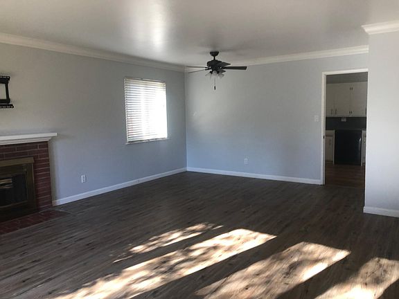 Living /Dining facing north (west window)