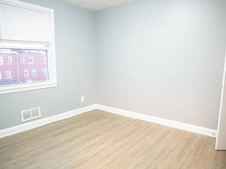 4125 Ardley Ave — Photo 6