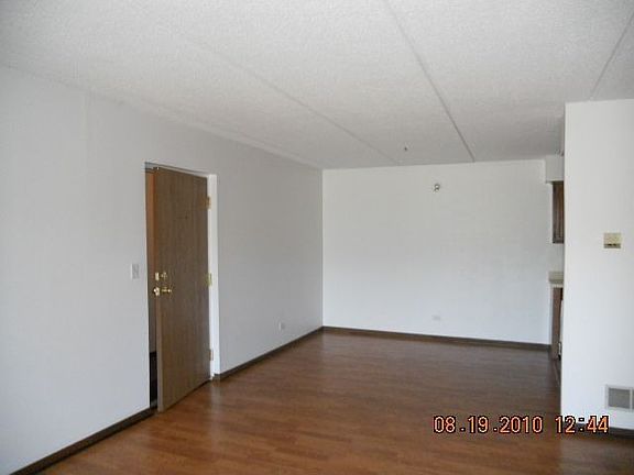 3rd image of 257 Stoneybrook Ln APT 2G