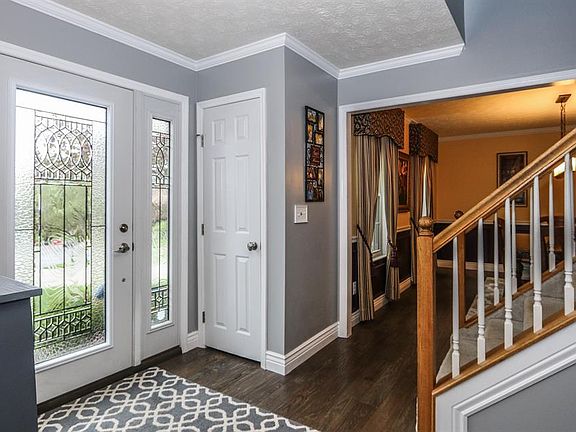 3rd image of 4743 Moselle Dr