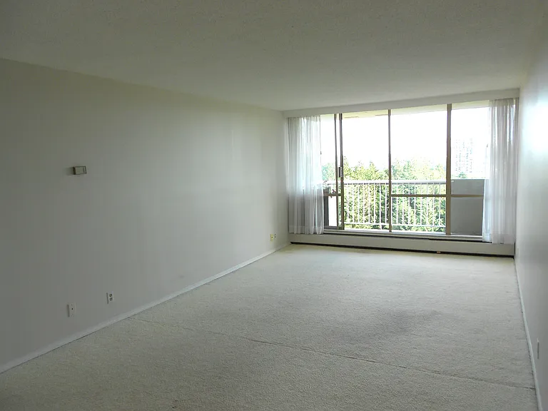 2012 Fullerton Ave #1213 — Photo 5