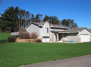 4322 Hadley Ave N, Oakdale, MN 55128