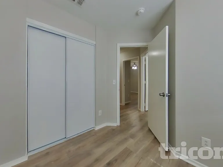 11514 W Wethersfield Rd — Photo 22