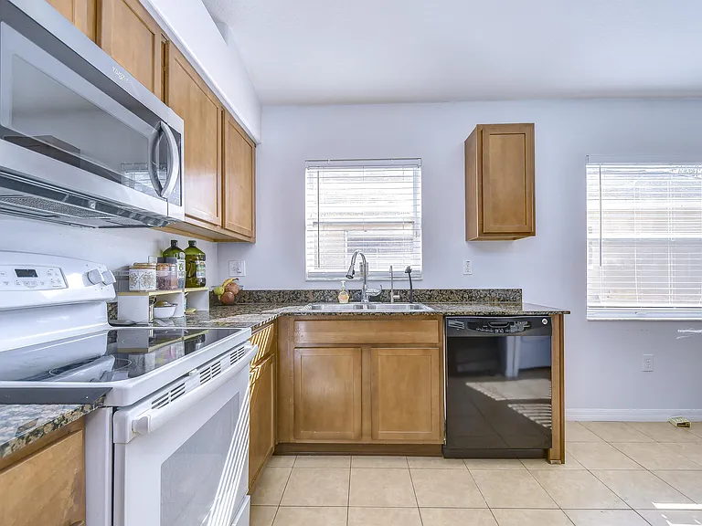 30847 Bridgegate Dr — Photo 4