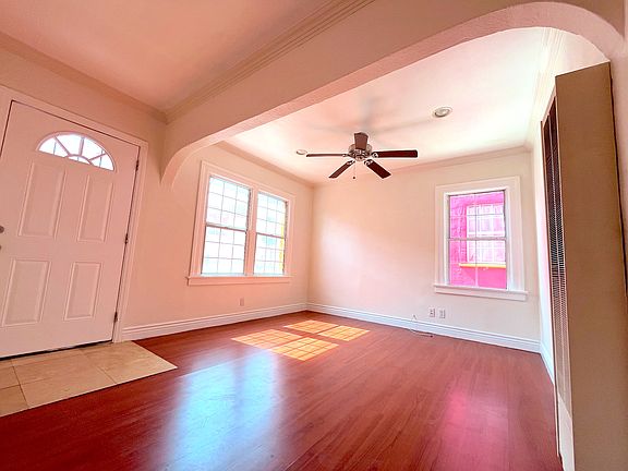 4th image of 4501 1/2 Maplewood Ave